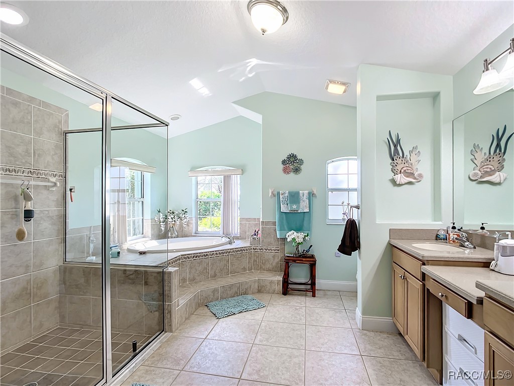 1309 N Foxrun Terrace