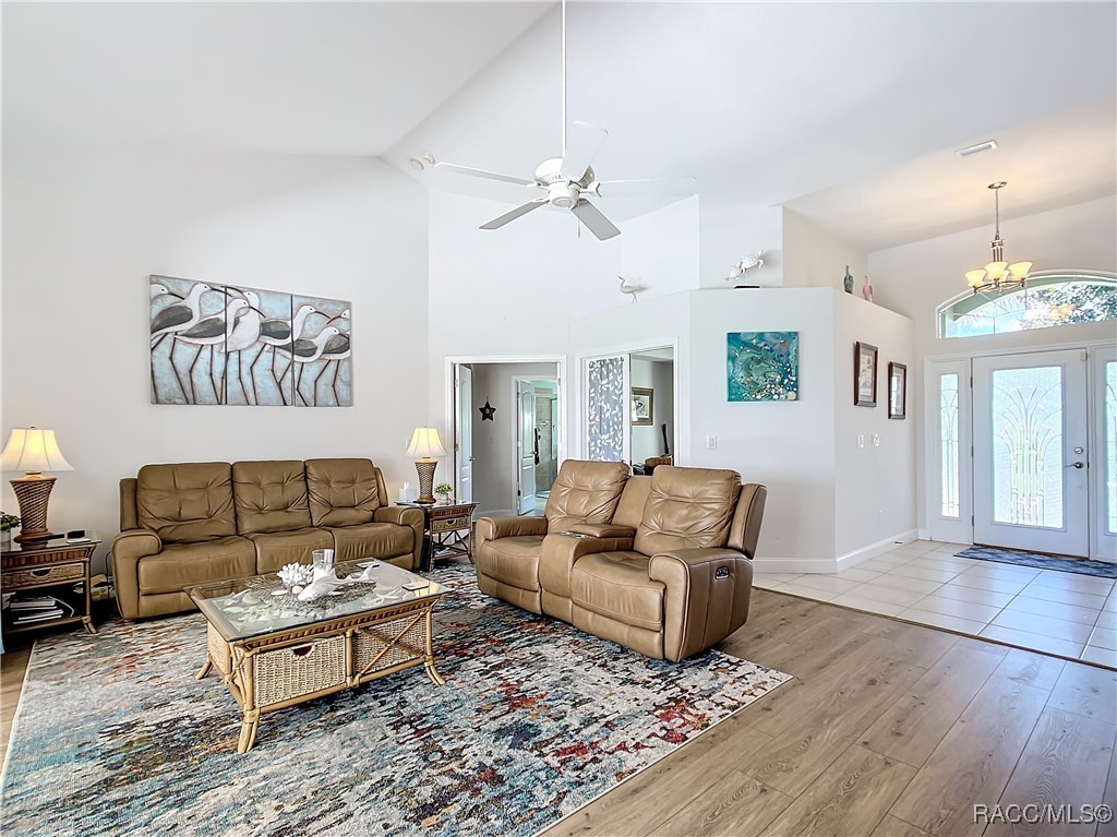 1309 N Foxrun Terrace