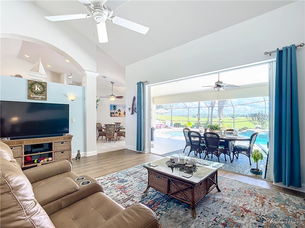 1309 N Foxrun Terrace