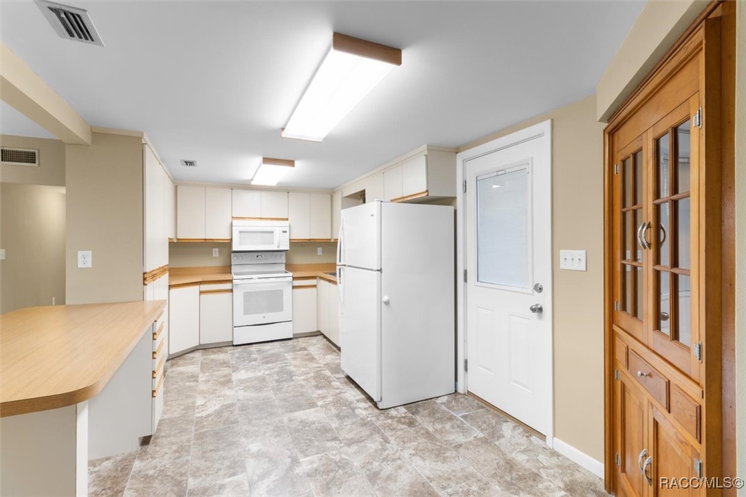 6722 S Merleing Loop