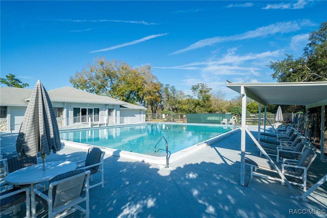 1400 E Silver Thorn Loop