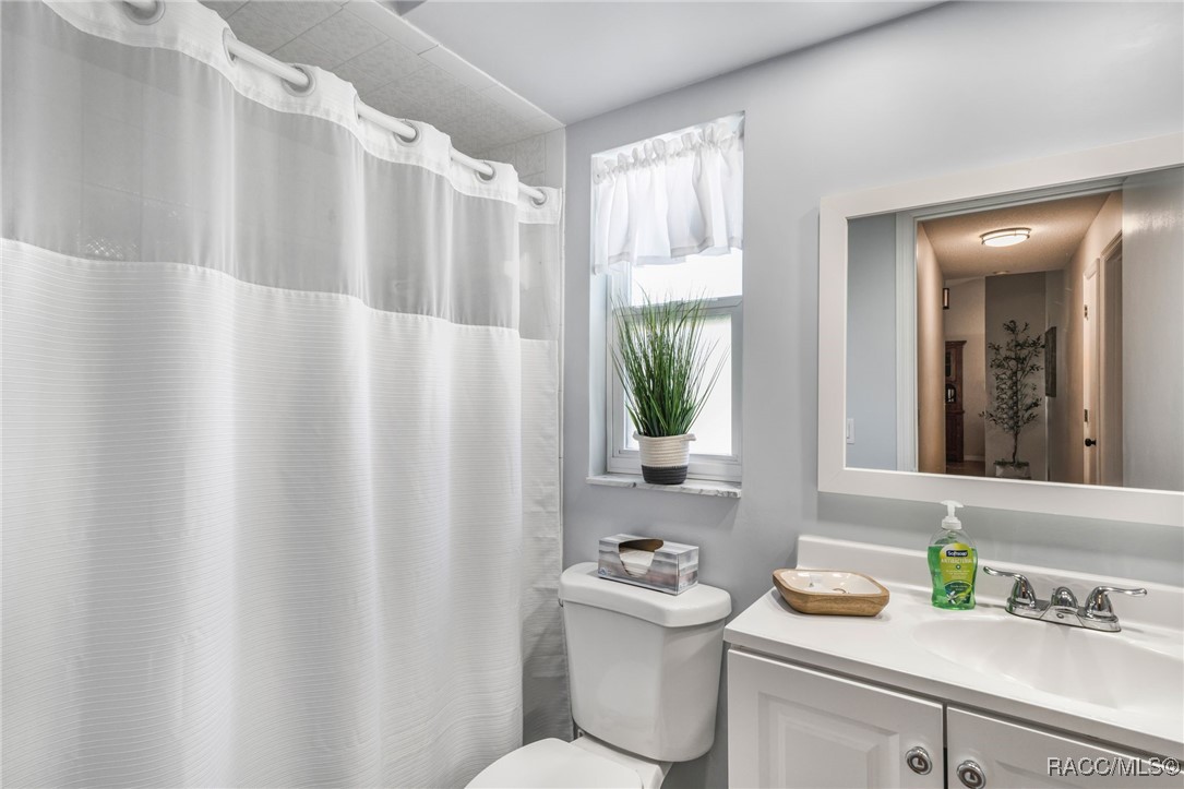 1400 E Silver Thorn Loop