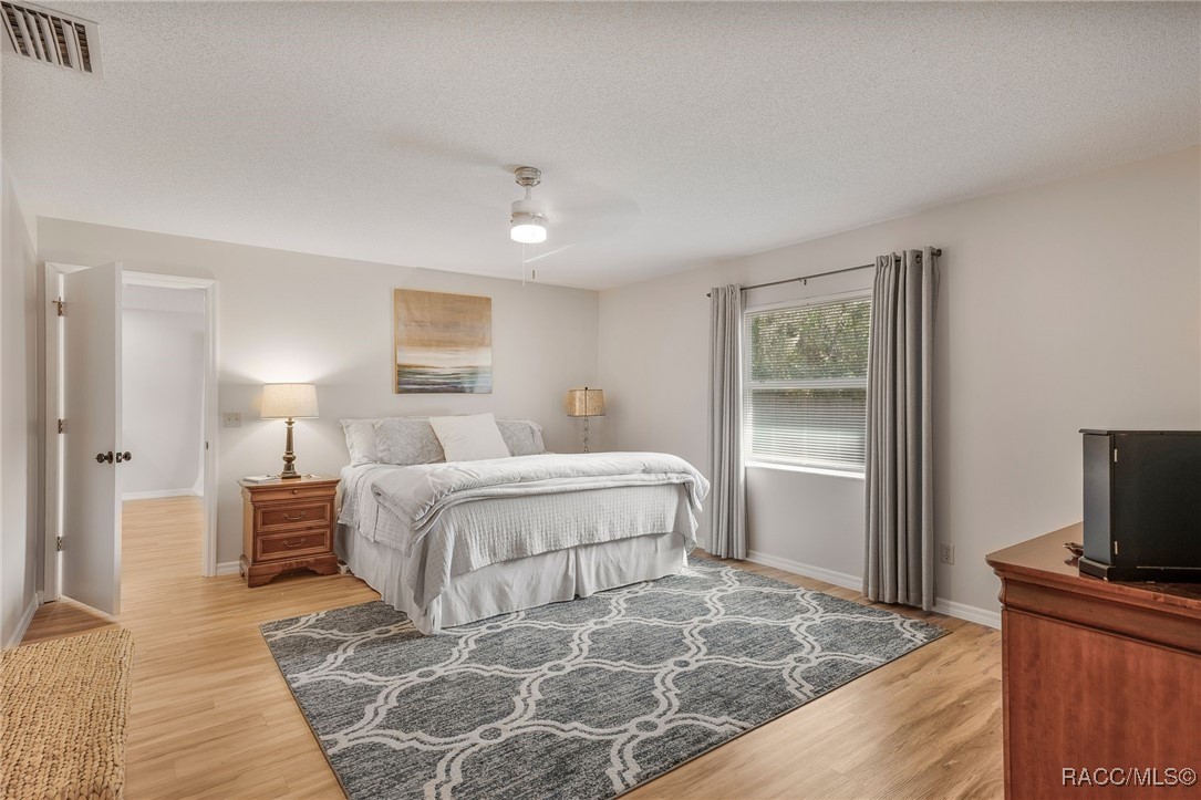1400 E Silver Thorn Loop