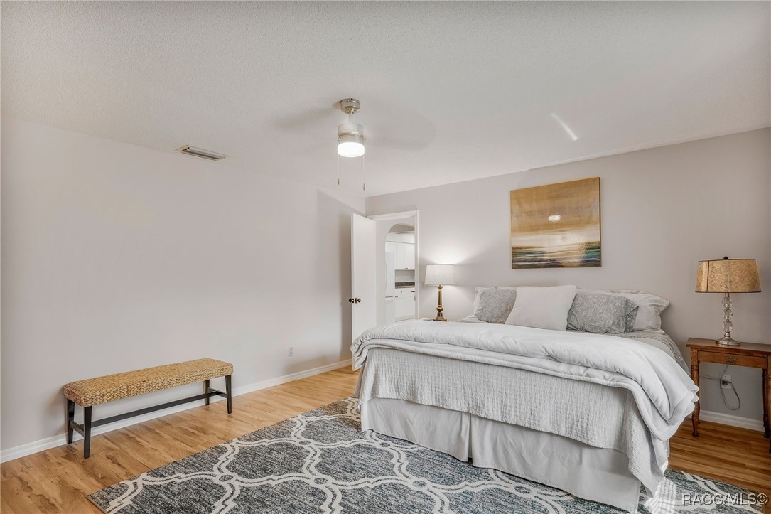 1400 E Silver Thorn Loop