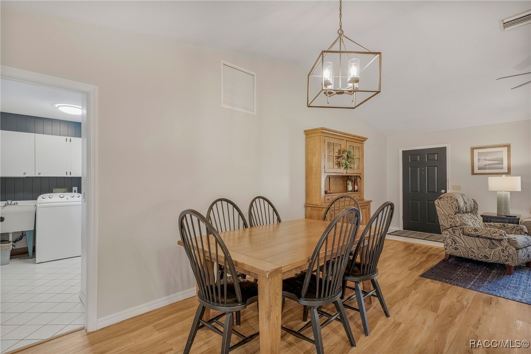 1400 E Silver Thorn Loop