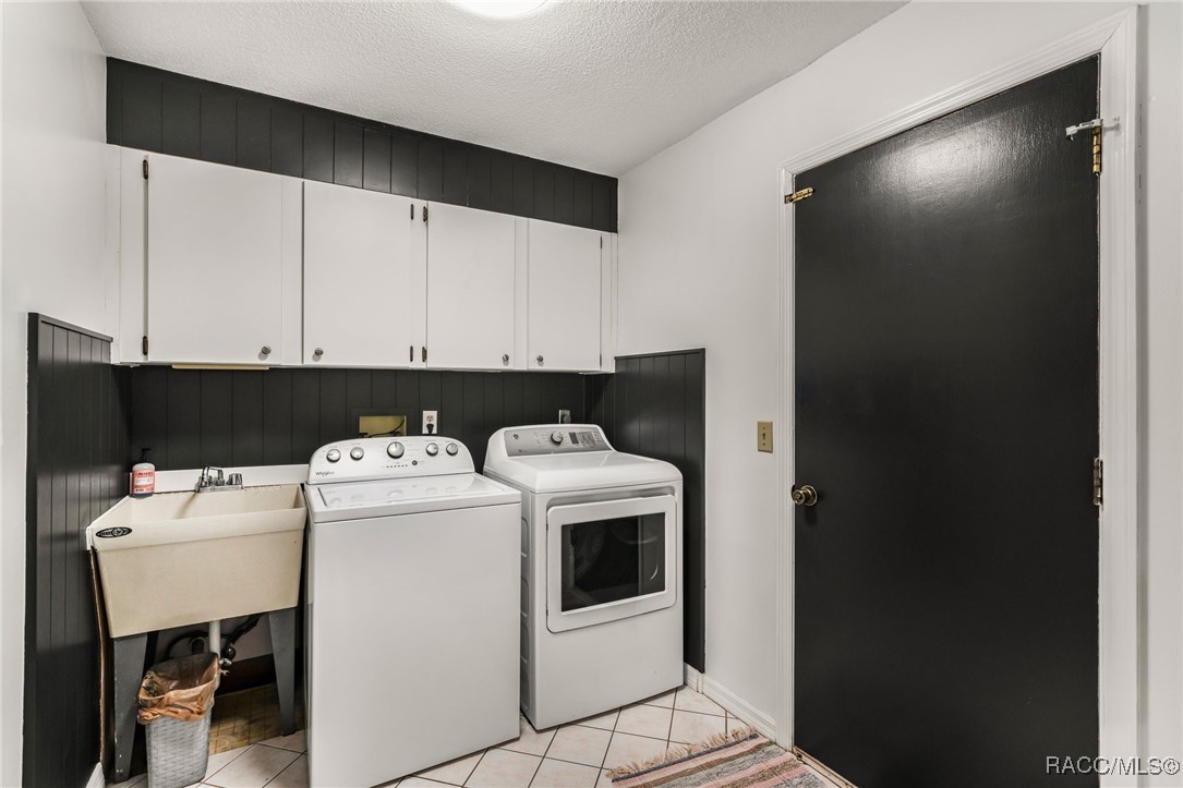 1400 E Silver Thorn Loop