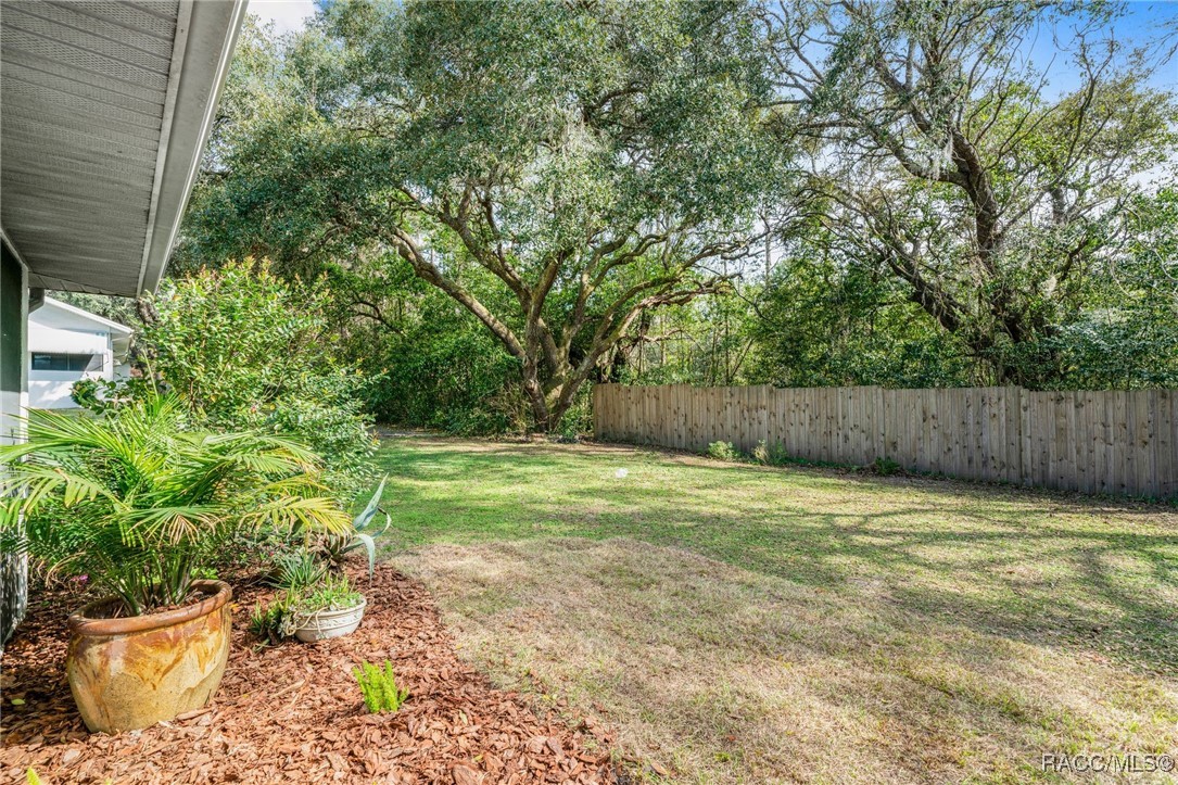 1400 E Silver Thorn Loop