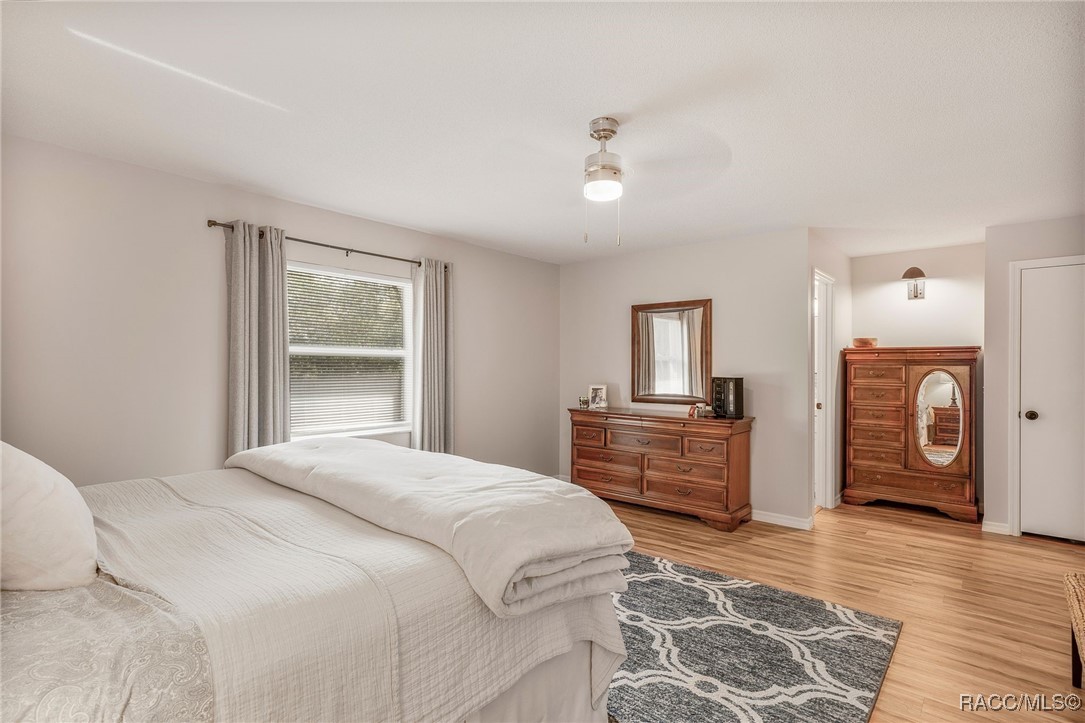1400 E Silver Thorn Loop