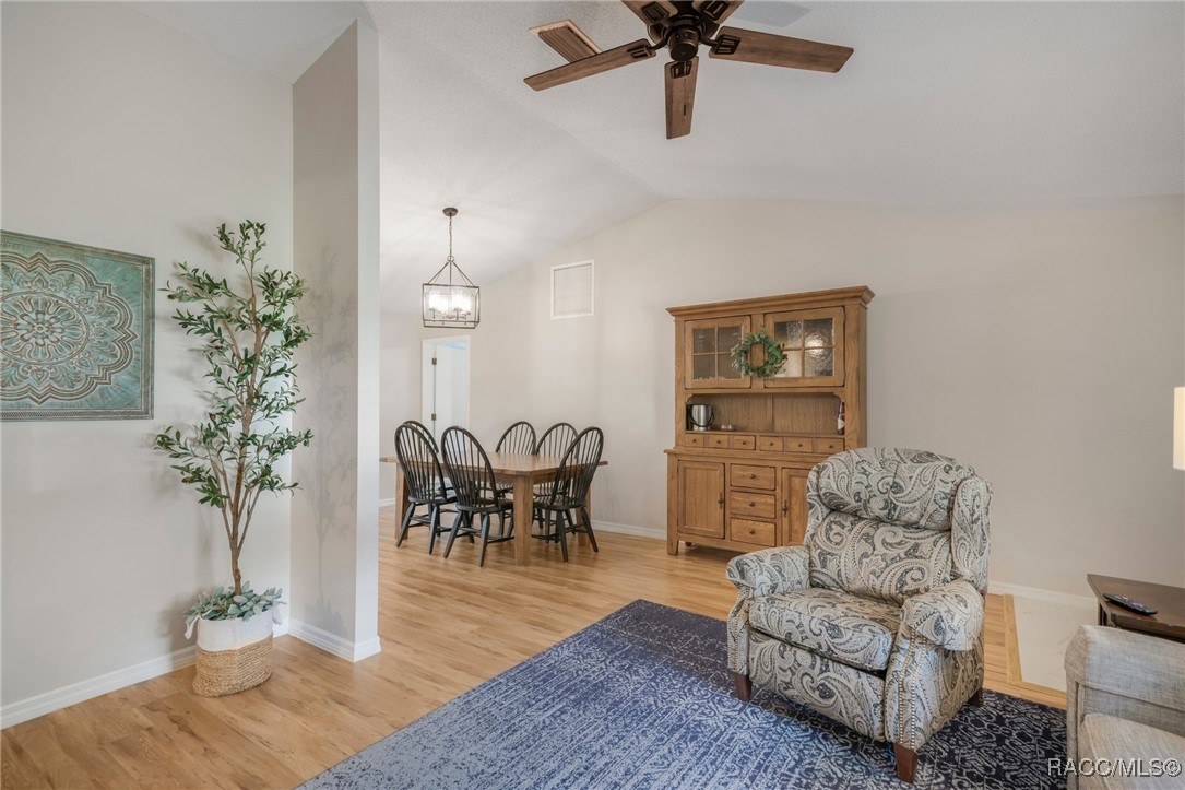 1400 E Silver Thorn Loop
