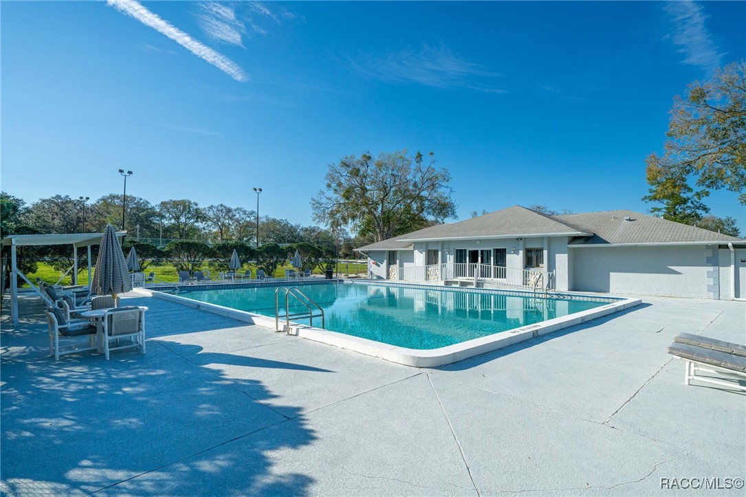 1400 E Silver Thorn Loop