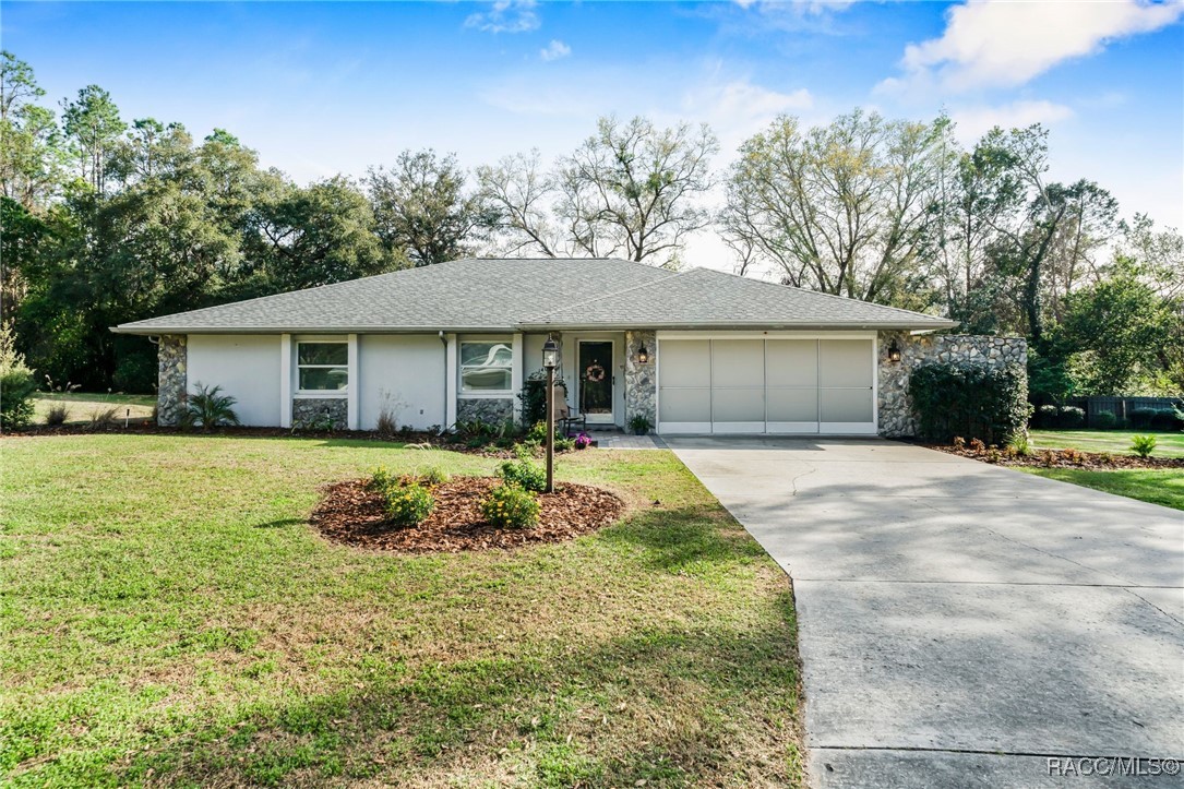 1400 E Silver Thorn Loop