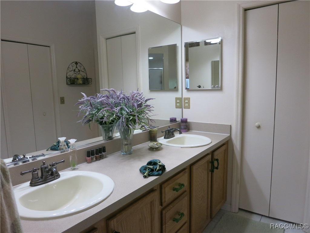 1799 W Shanelle Path