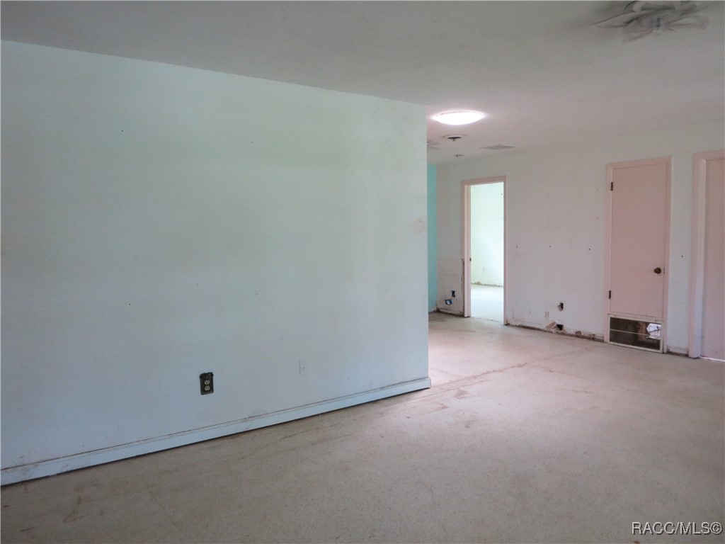 3896 N Seminole Point