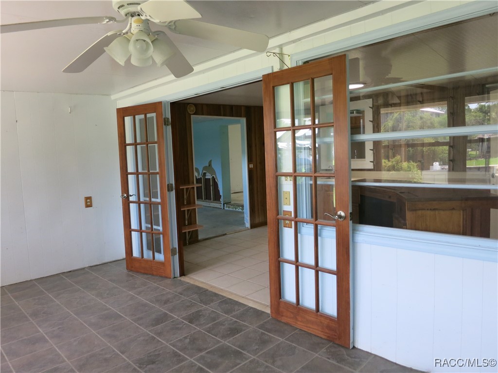 3896 N Seminole Point