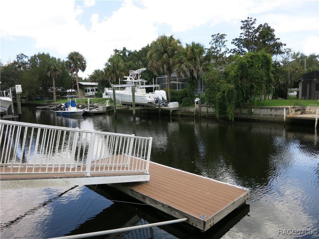 3896 N Seminole Point