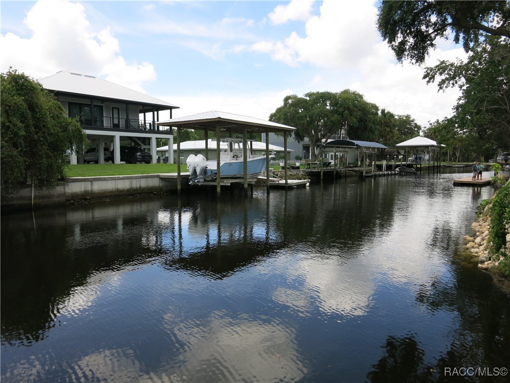3896 N Seminole Point