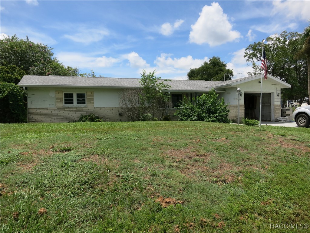 3896 N Seminole Point