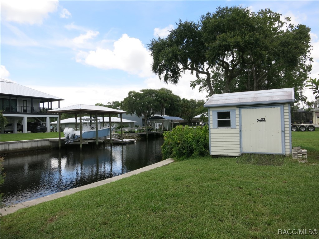 3896 N Seminole Point