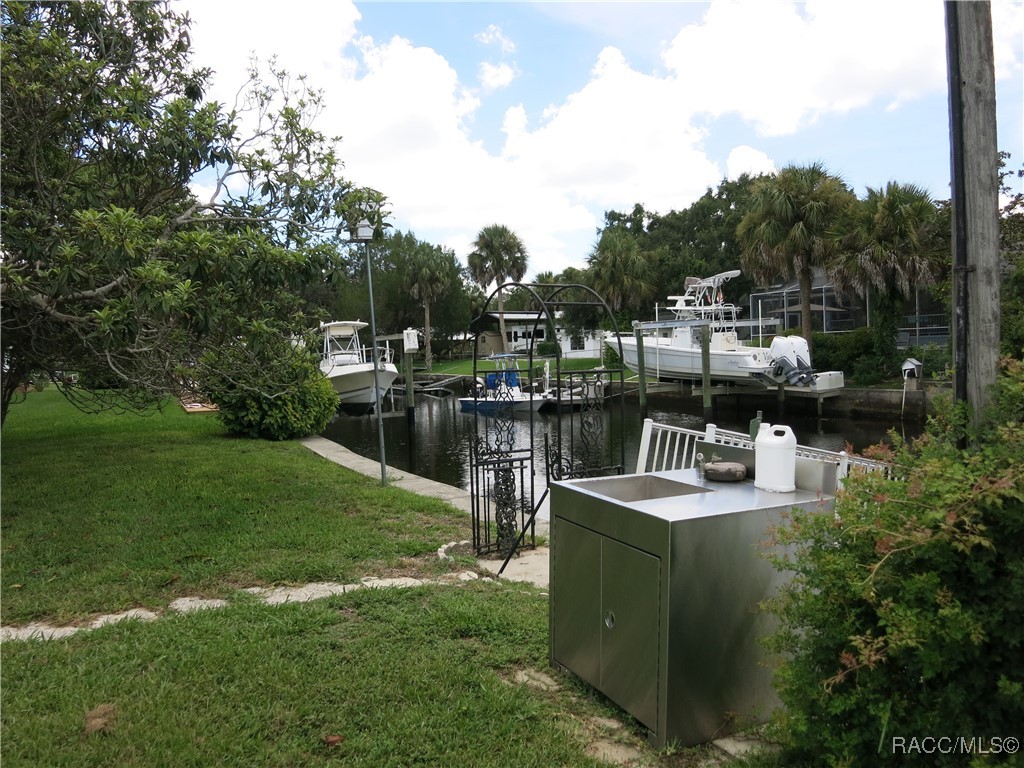 3896 N Seminole Point