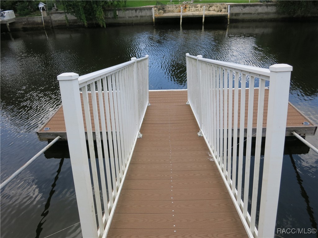 3896 N Seminole Point