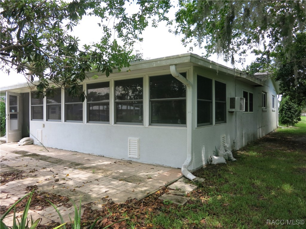 3896 N Seminole Point