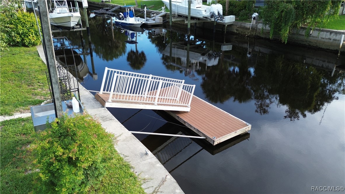 3896 N Seminole Point