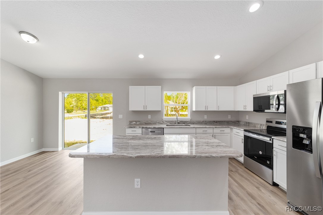2114 W Magenta Drive