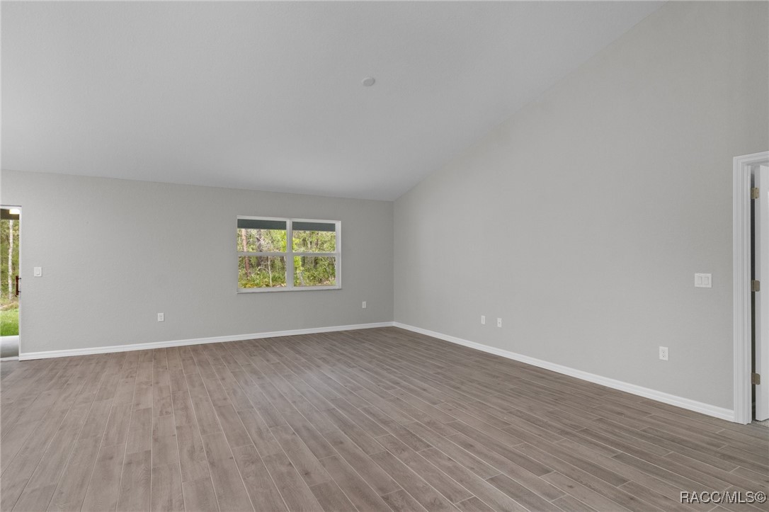 4 Palm Grass Court