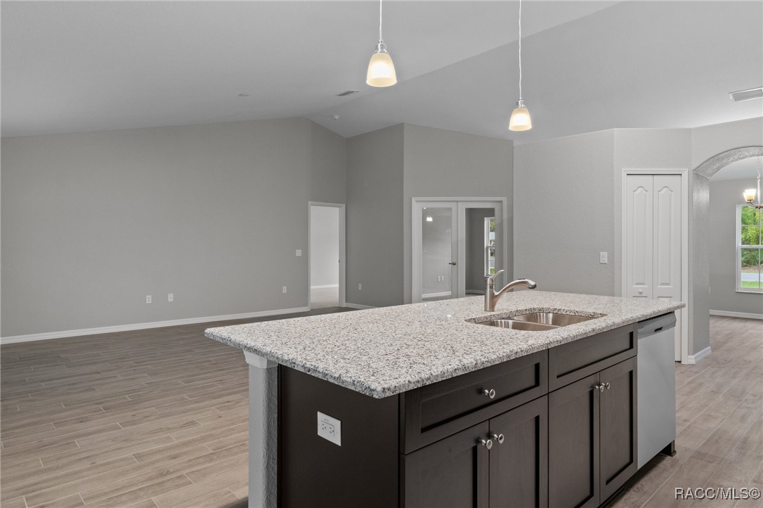 4 Palm Grass Court