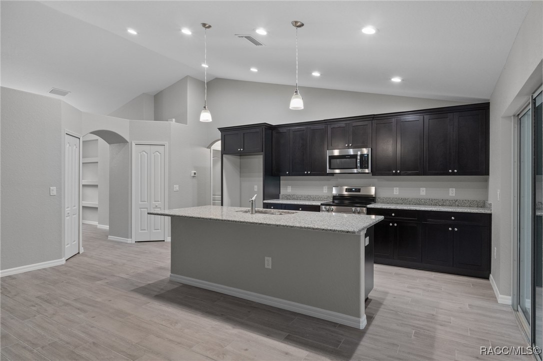 4 Palm Grass Court