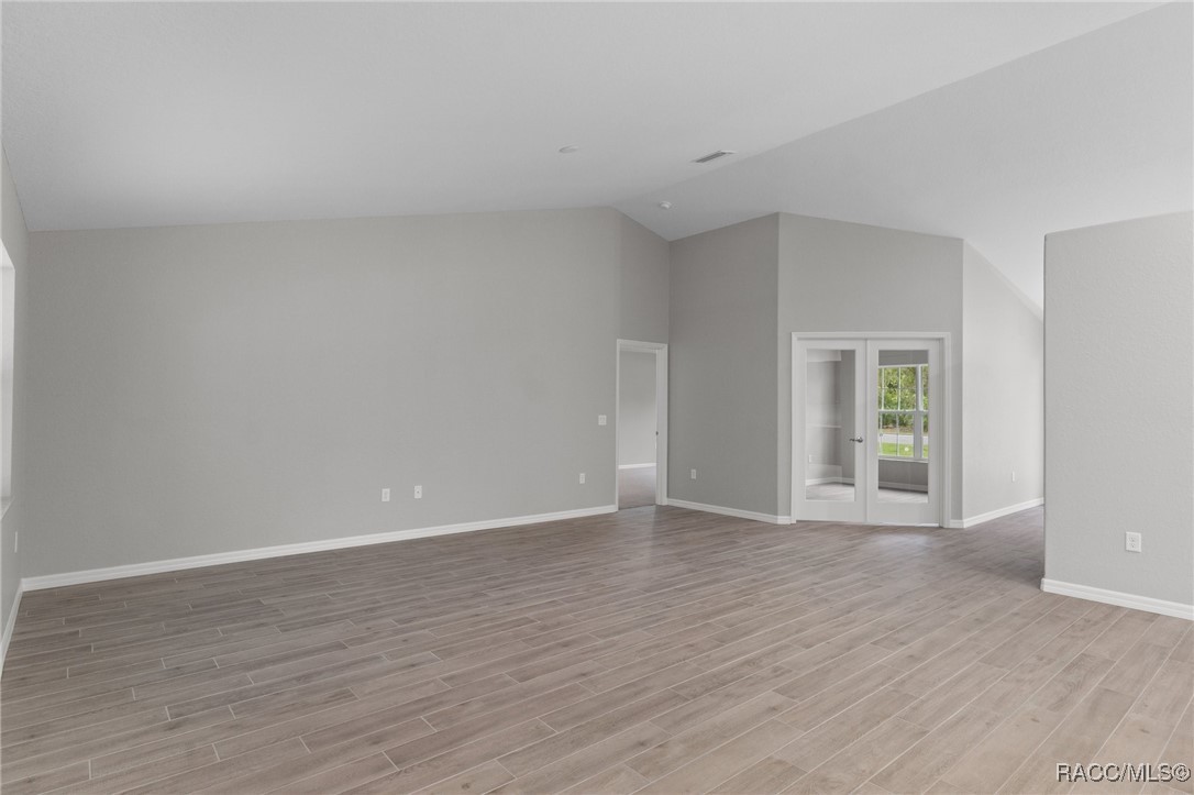 4 Palm Grass Court
