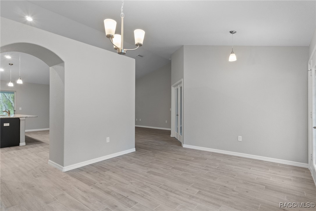 4 Palm Grass Court