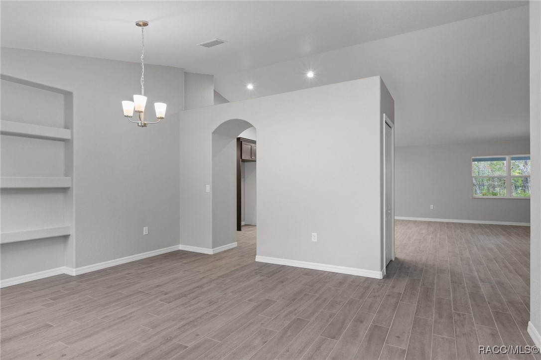 4 Palm Grass Court