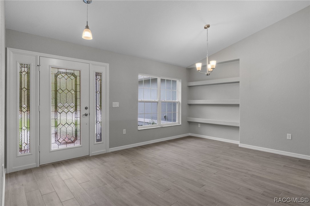 4 Palm Grass Court