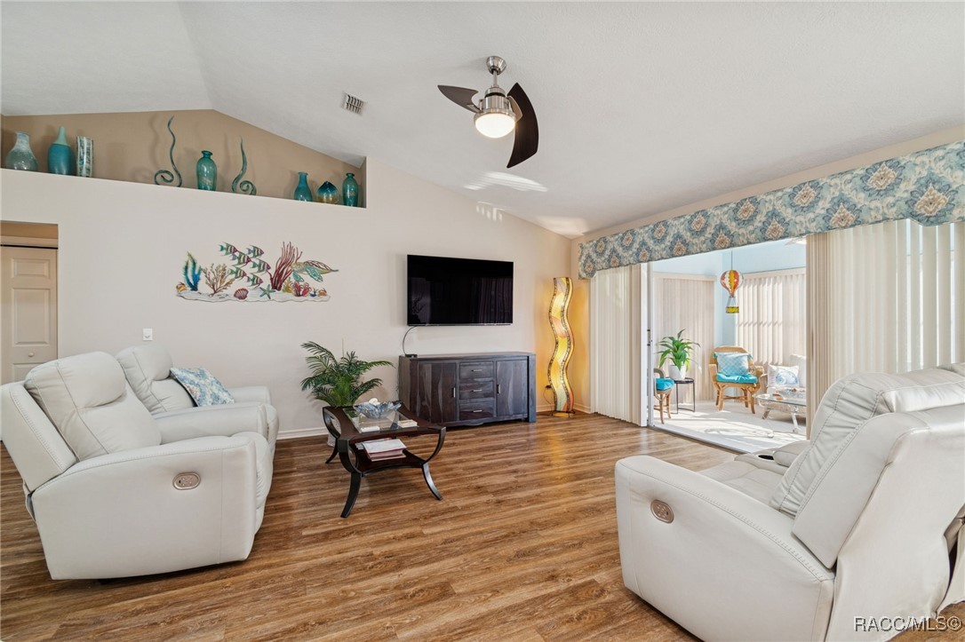 3658 E Arbor Lakes Drive