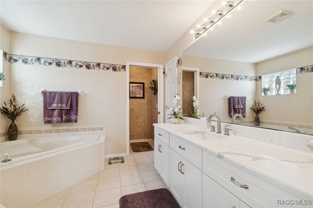 3658 E Arbor Lakes Drive