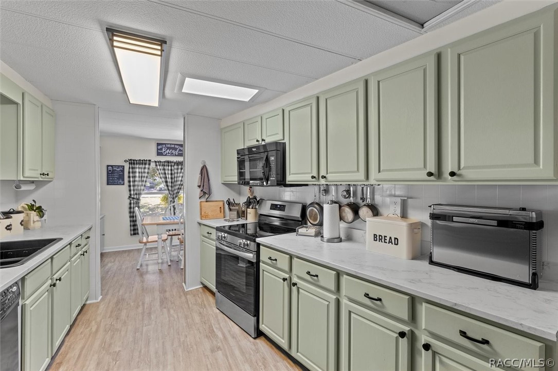12041 Fairway Avenue
