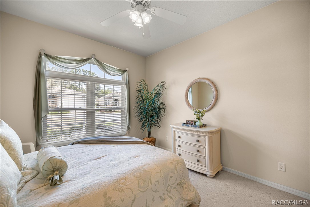 847 W Silver Meadow Loop