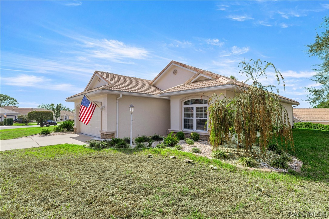 847 W Silver Meadow Loop