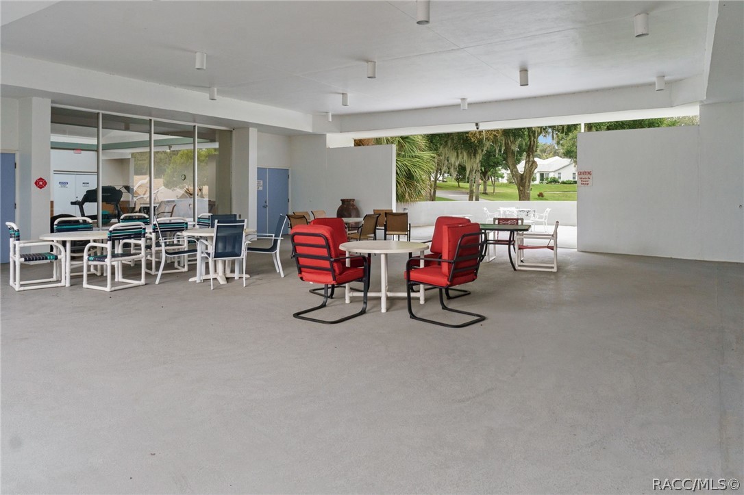 3334 S Royal Oaks Drive