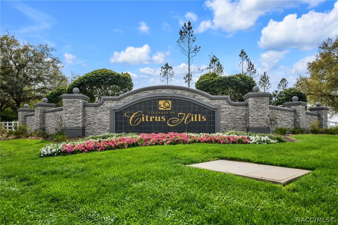 2834 N Canterbury Lake Drive