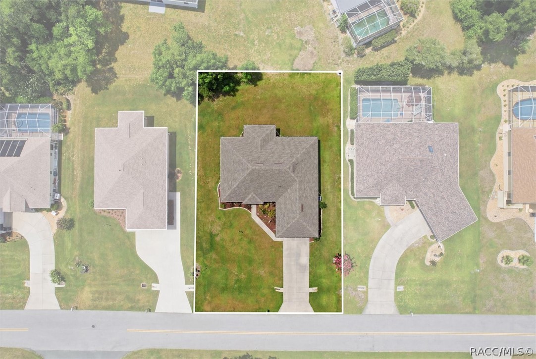 2834 N Canterbury Lake Drive