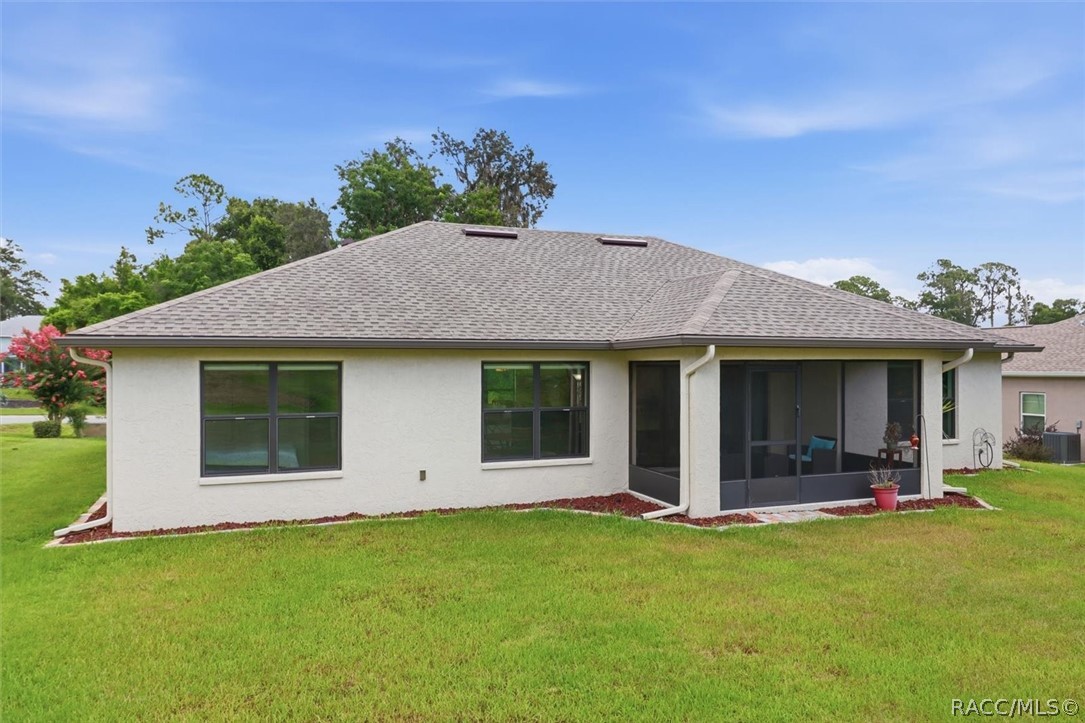 2834 N Canterbury Lake Drive