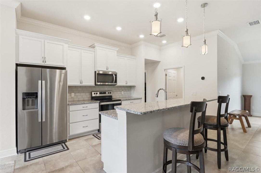 2834 N Canterbury Lake Drive