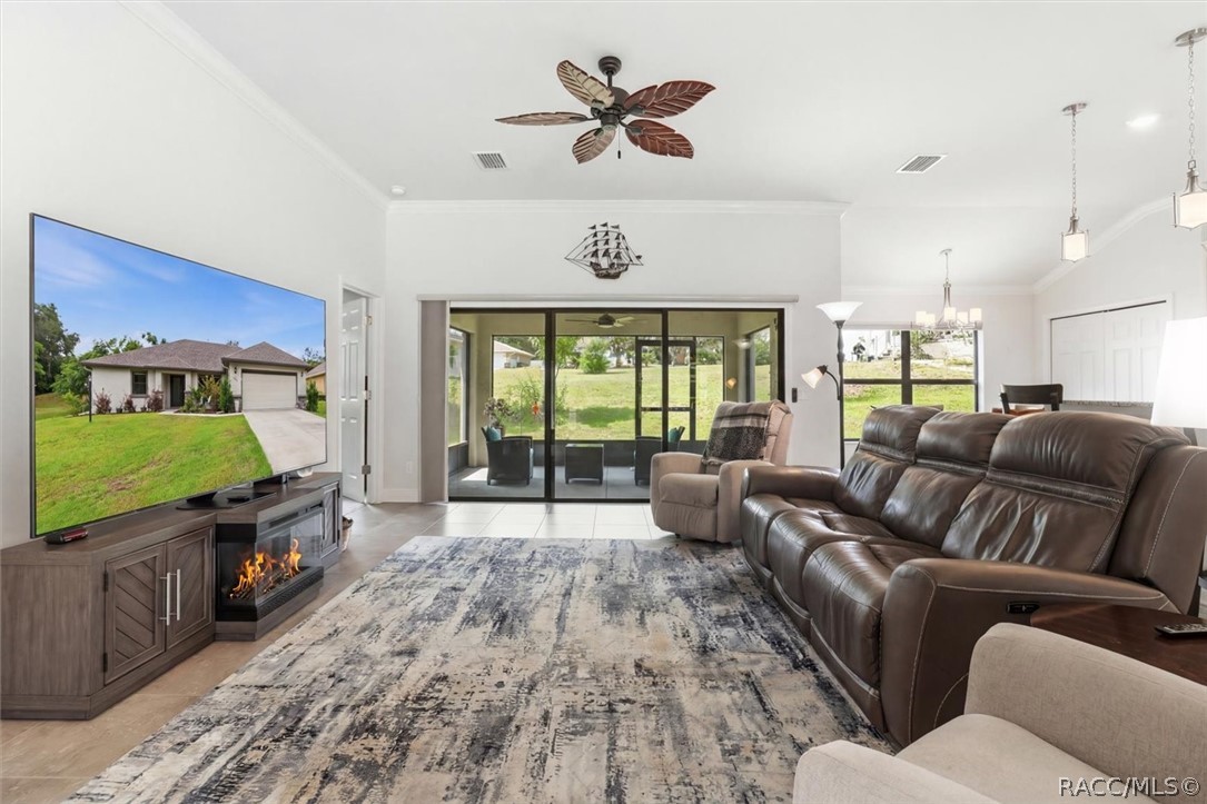 2834 N Canterbury Lake Drive