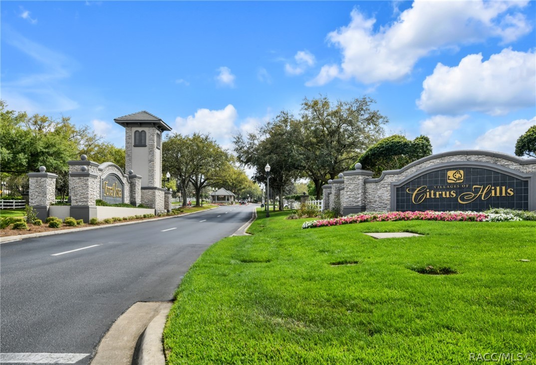 2834 N Canterbury Lake Drive
