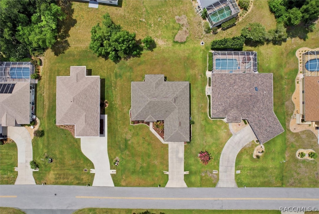 2834 N Canterbury Lake Drive