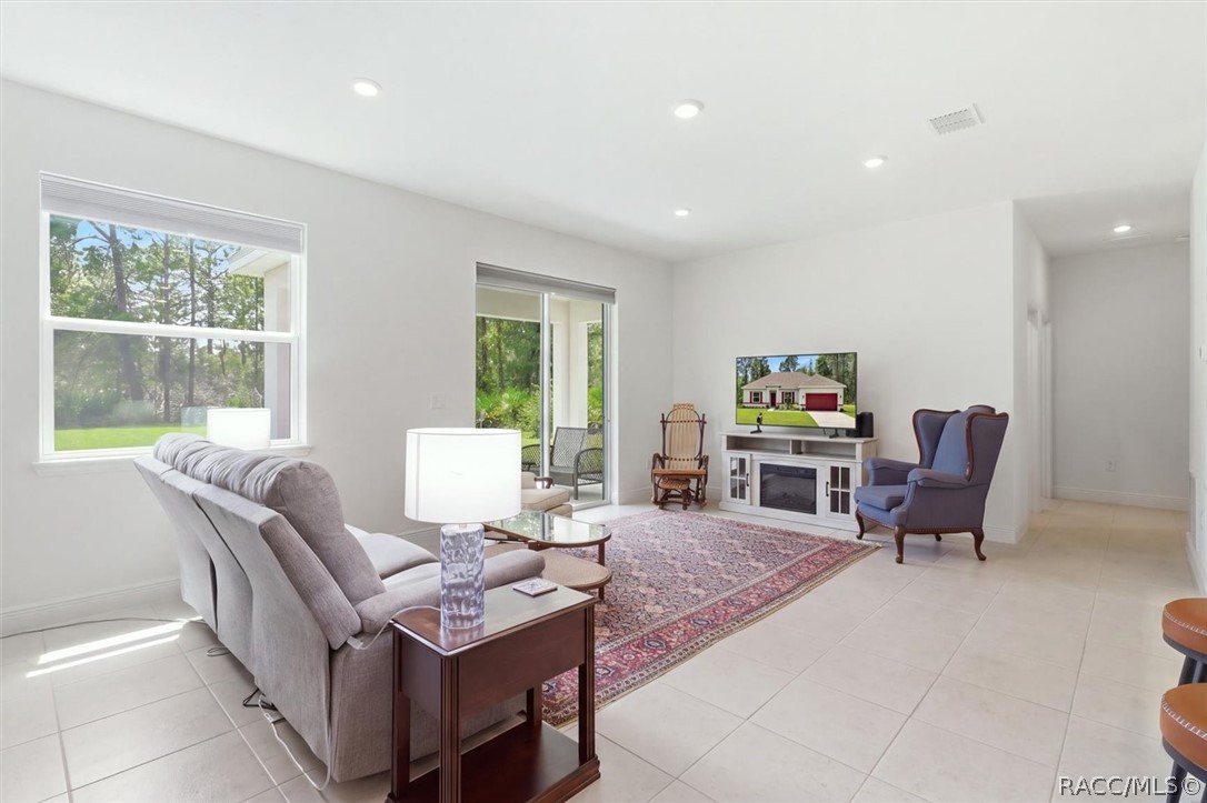 1896 W Riley Drive