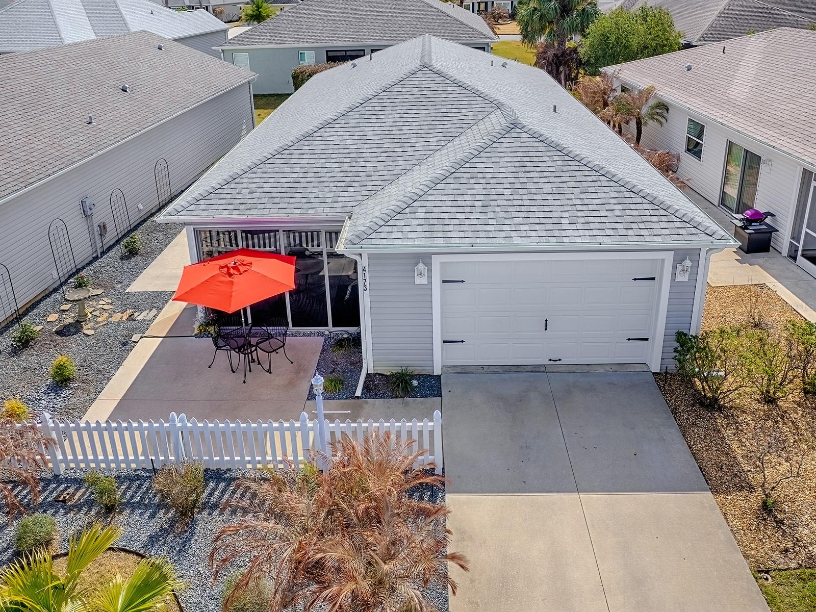 4173 UNIVERSAL AVE