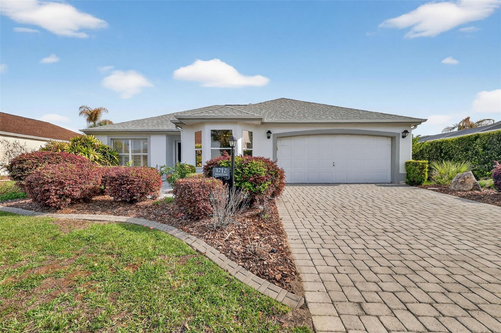 1712 CARRERA DR